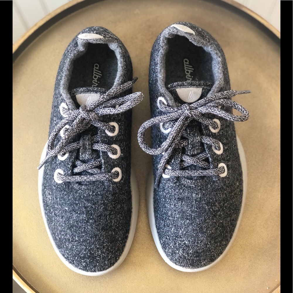 ALLBIRDS | WOOL RUNNER IN NATURAL GREY. SZ: 6. EUC